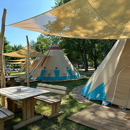 Tipi Illinois Apartment Falkenberg/Elster ภายนอก รูปภาพ